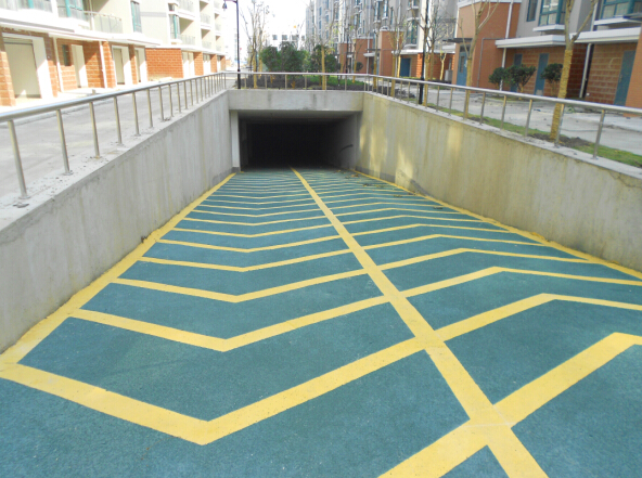 水性無震動防滑車道施工工藝 為什么選擇滄晟水性無震動防滑環氧地坪漆弄車道？