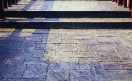 壓花地坪使用在哪些地方？壓花地坪有什么特點？